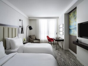Ropa de cama de alta calidad y minibar 