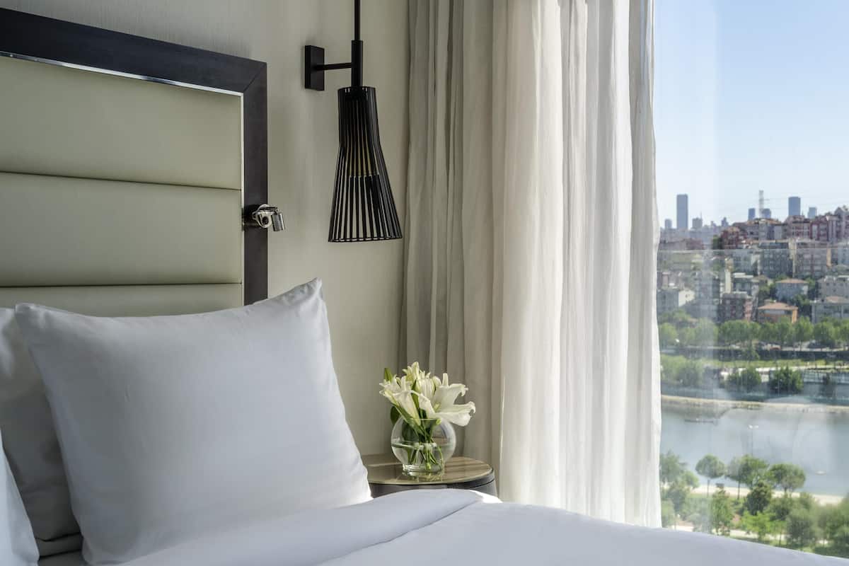 Superior Room, 1 Queen Bed, Sea View