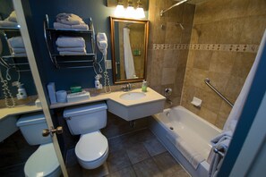 Combined shower/bathtub, hair dryer, towels