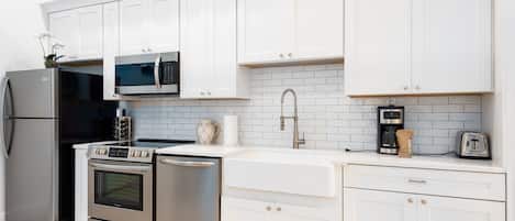 Suite, 2 camere da letto | Cucina privata | Frigorifero, microonde, forno, piano cottura