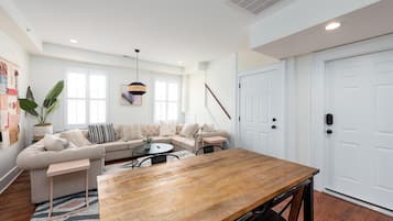 Suite, 2 Bedrooms | Living area | Flat-screen TV