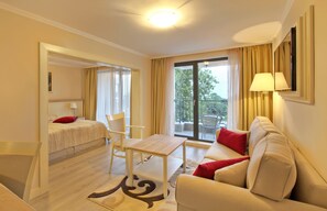 Zimmersafe, kostenloses WLAN, Bettwäsche