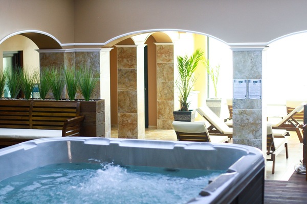 Sauna, Turkish bath, body treatments, hydrotherapy, aromatherapy