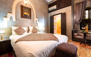 1 bedroom, premium bedding, pillowtop beds, individually decorated - Riad La Croix Berbère (Marrakech)