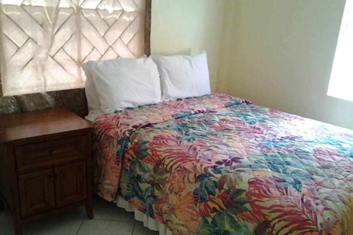 Apartamento, 2 habitaciones | Tabla de planchar con plancha, wifi gratis, ropa de cama