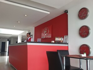 Reception - Europa Hotel Boutique (Manizales)