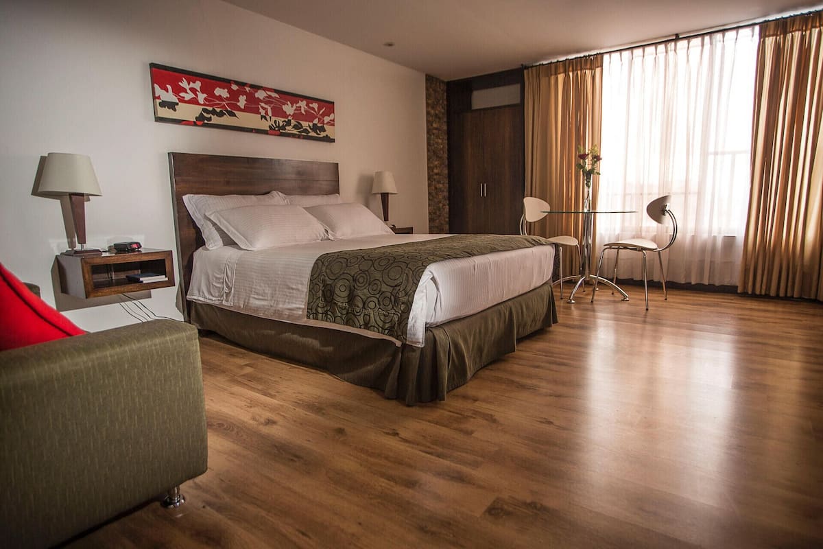 Premium bedding, minibar, in-room safe, desk