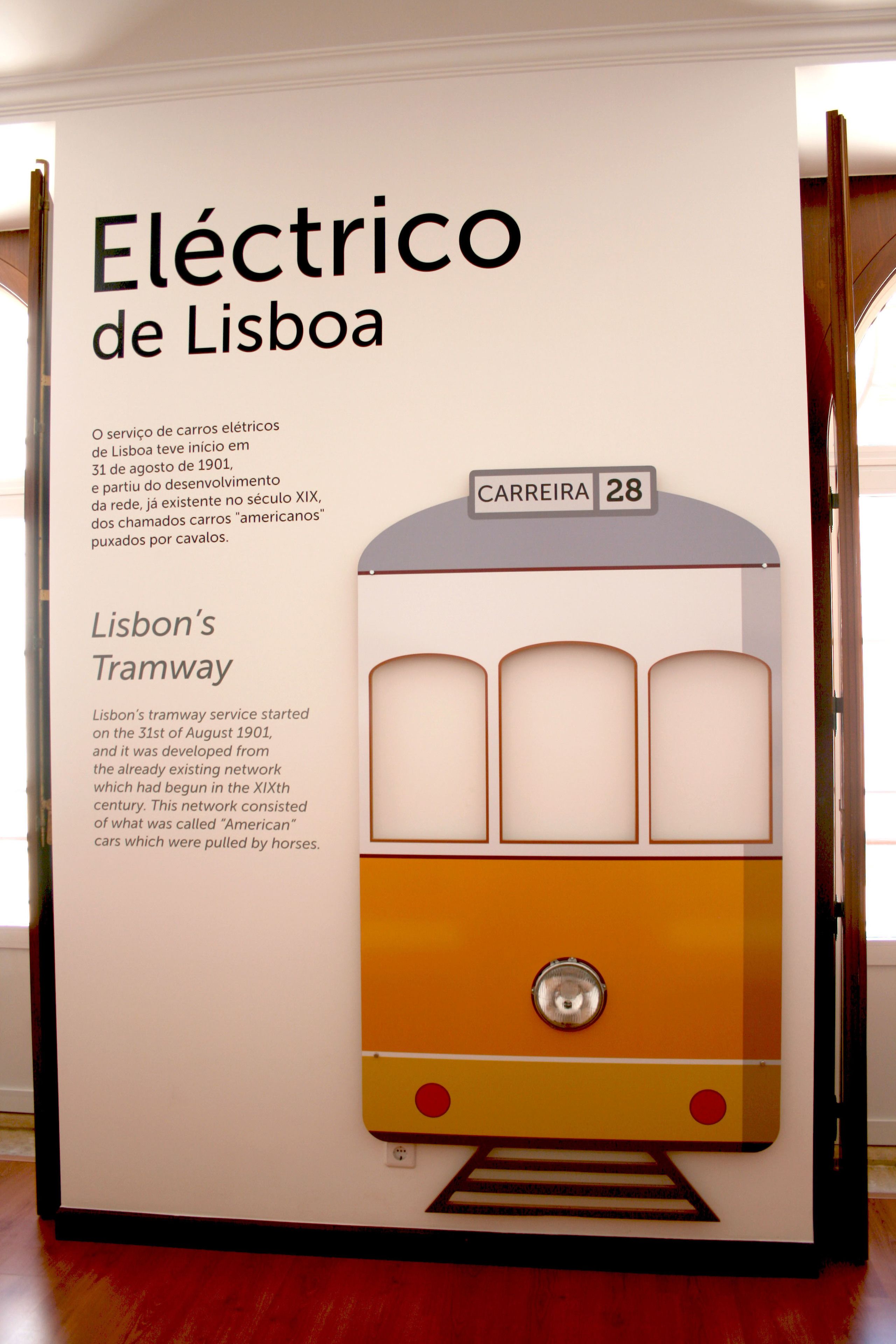 Double Room, Shared Bathroom (Eléctrico) | Down duvets, individually decorated, free WiFi, bed sheets