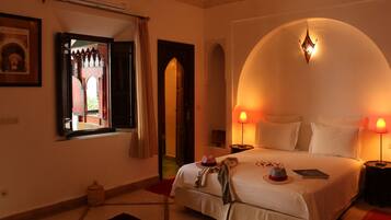 Premium bedding, in-room safe, blackout curtains, soundproofing