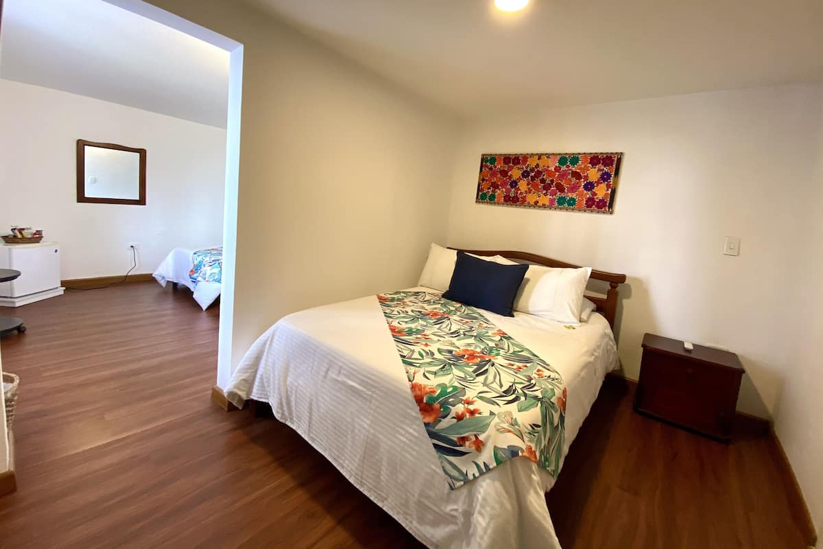 Standard-Dreibettzimmer | 15 Schlafzimmer, italienische Bettbezüge von Frette