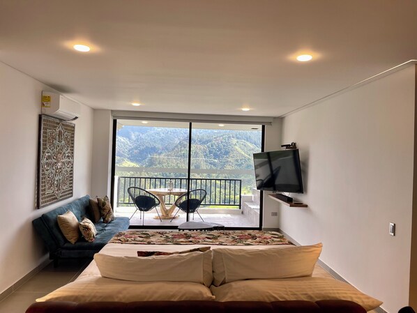 Presidential Room | 15 bedrooms, Frette Italian sheets, premium bedding, minibar