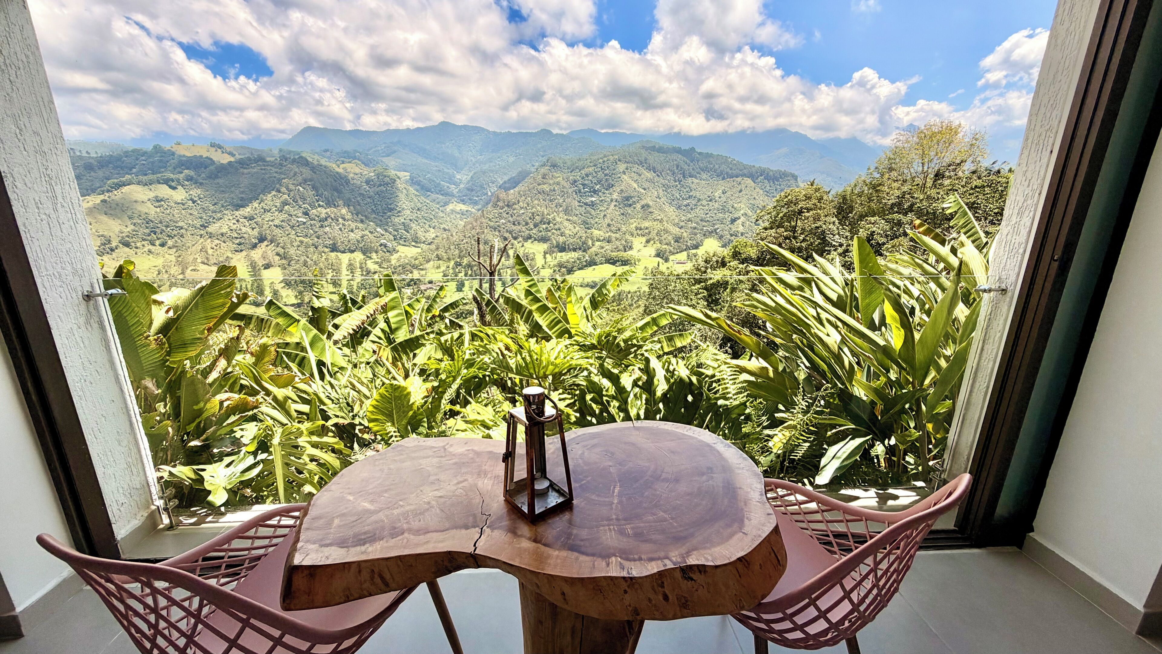 Deluxe dubbelrum - badkar - utsikt mot floden | 15 sovrum, italienska Frette-lakan och sängtillbehör av högsta kvalitet