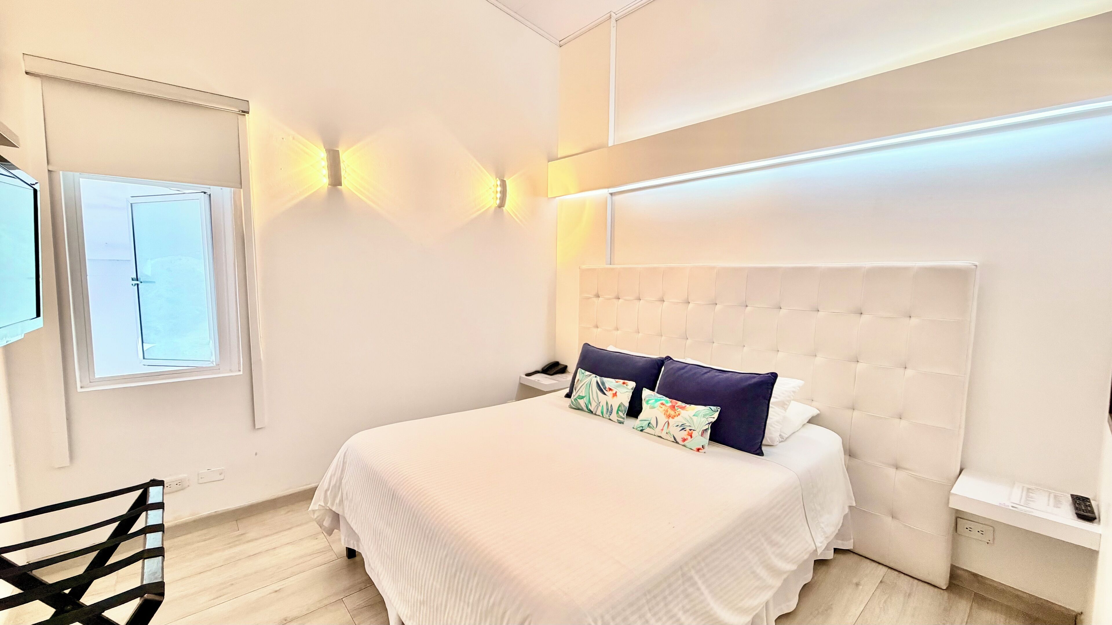 15 bedrooms, Frette Italian sheets, premium bedding, minibar