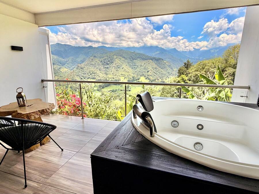 Junior dubbelrum | 15 sovrum, italienska Frette-lakan och sängtillbehör av högsta kvalitet