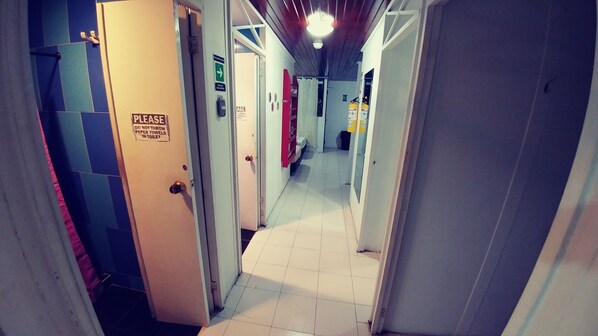 Basic Shared Dormitory, Mixed Dorm, 2 Bathrooms, Annex Building | Free WiFi, bed sheets - Blue Almond Hostel San Andres (San Andrés)