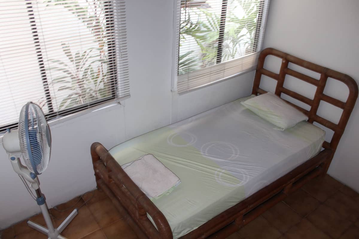 Basic Single Room, 1 Single Bed, Shared Bathroom