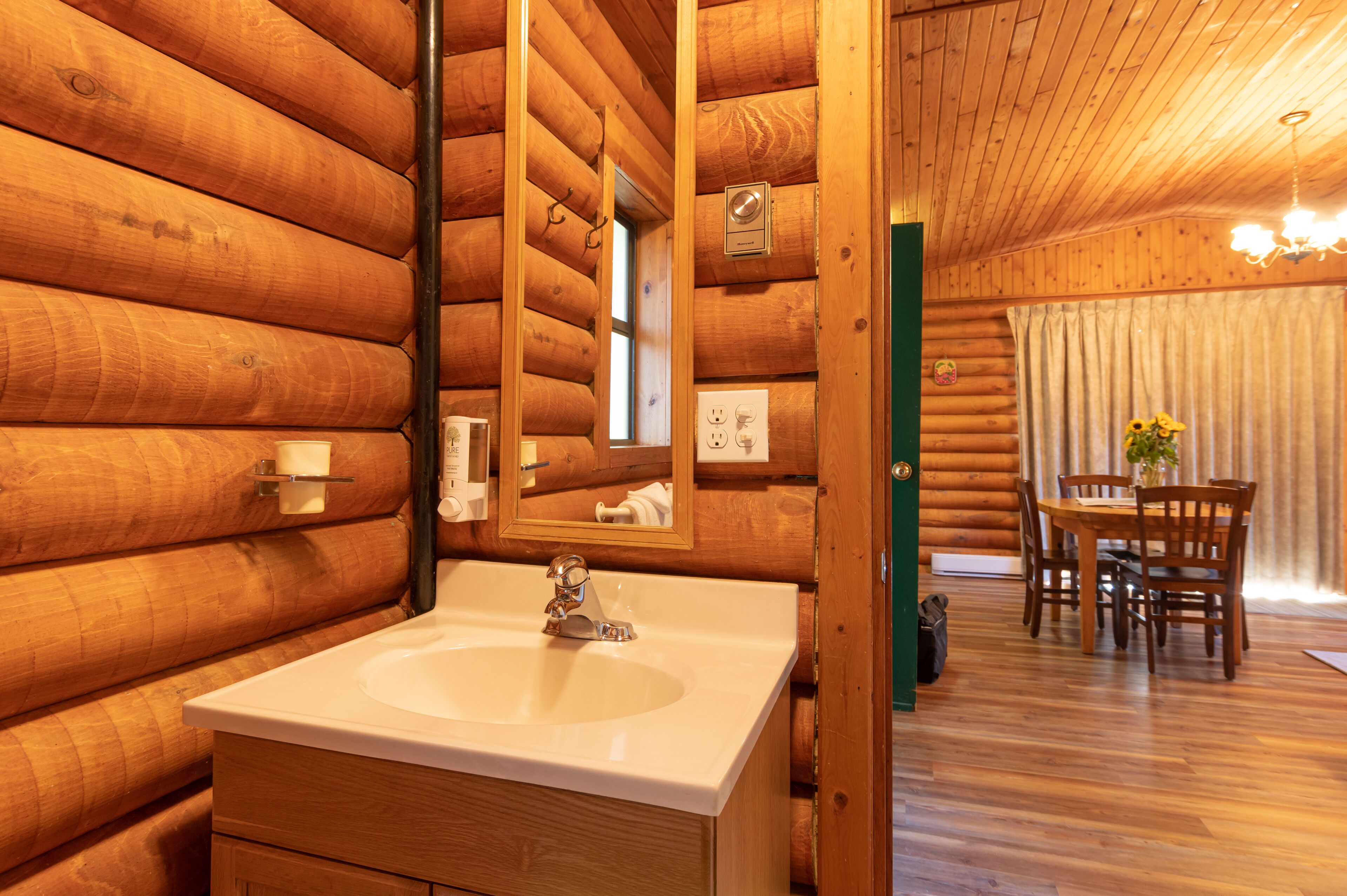 One Bedroom Cabin, King Bed | Bathroom | Free toiletries, hair dryer, towels