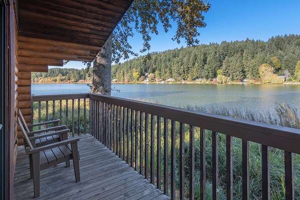 Two Bedroom Cabin, 2 King Beds and 1 Sofa Bed | Lake view