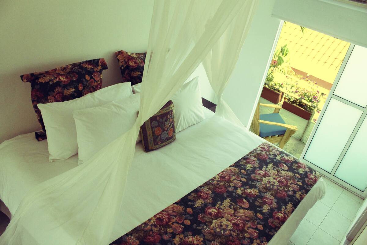 Suite | Biancheria da letto di alta qualità, minibar, una scrivania