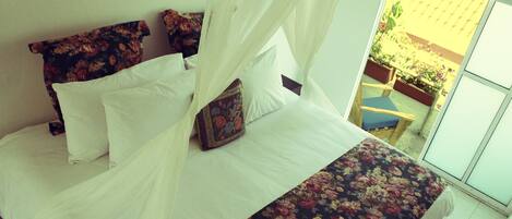 Suite | Seprai premium, minibar, meja kerja, dan tempat tidur bayi gratis