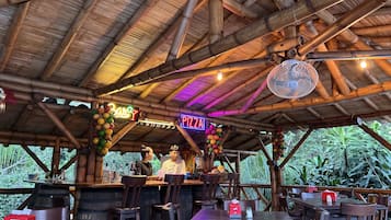 Se sirven desayunos, almuerzos y cenas