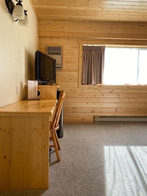 Desk, iron/ironing board, rollaway beds, free WiFi