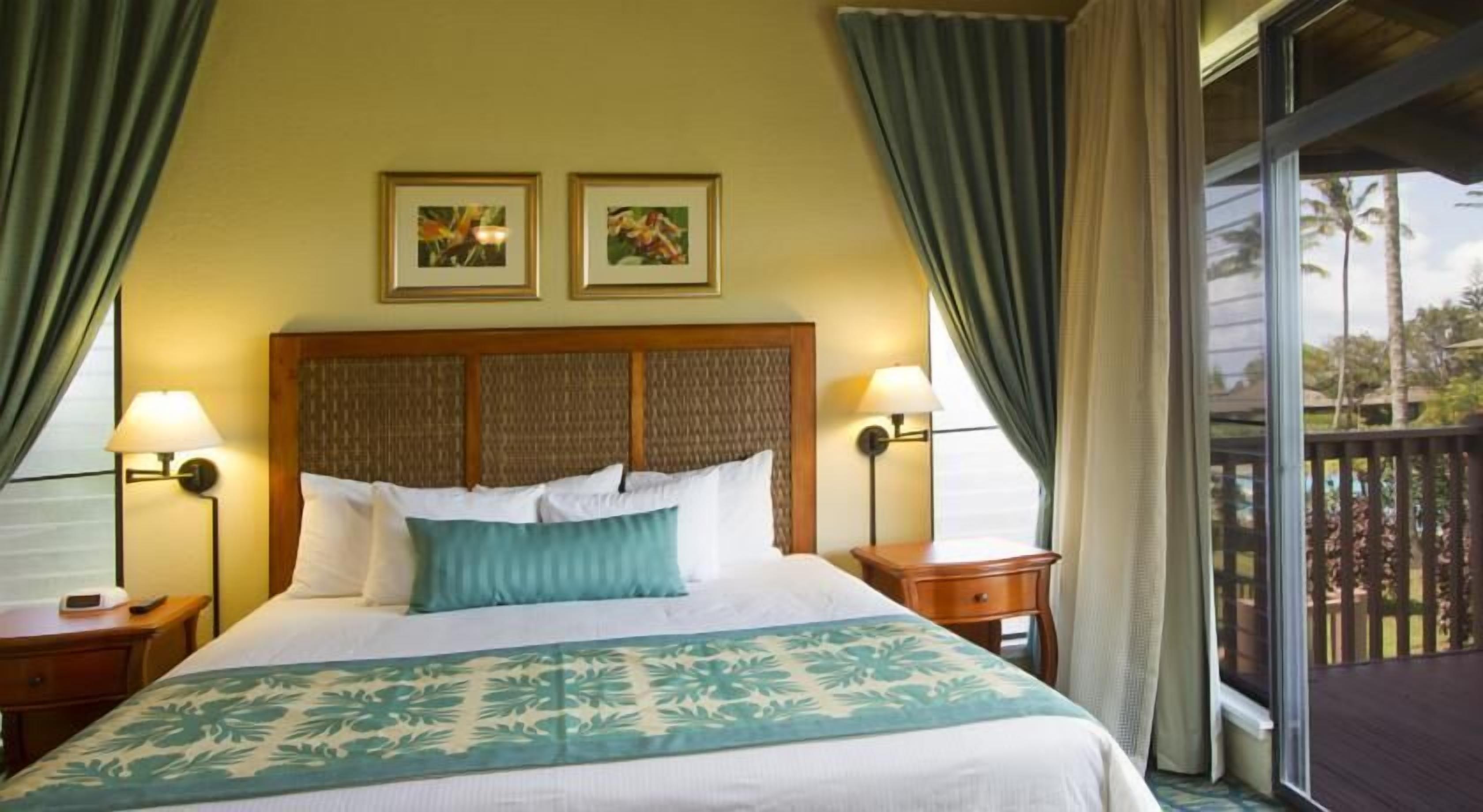 Blackout curtains, free WiFi, bed sheets