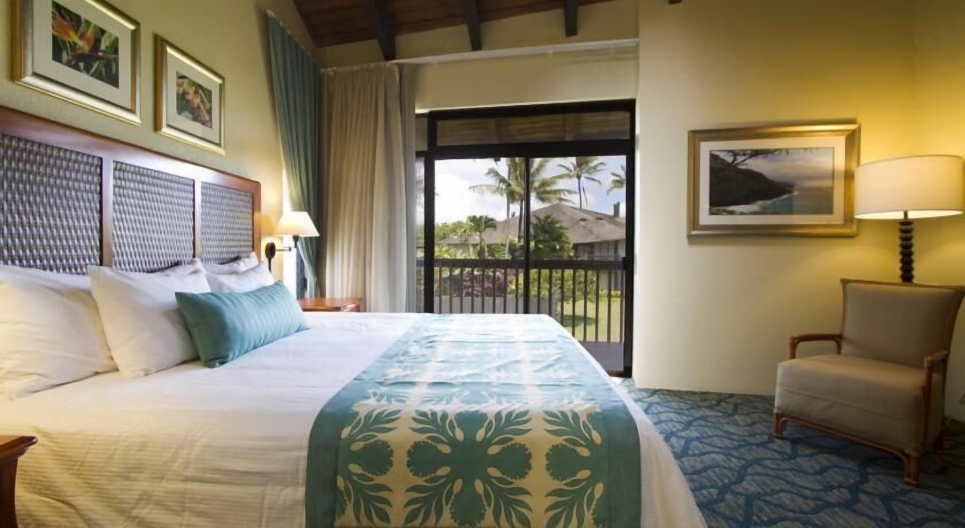 Blackout curtains, free WiFi, bed sheets