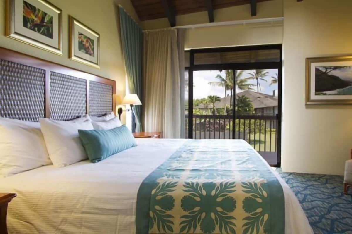 Cortinas blackout, wifi gratis y ropa de cama