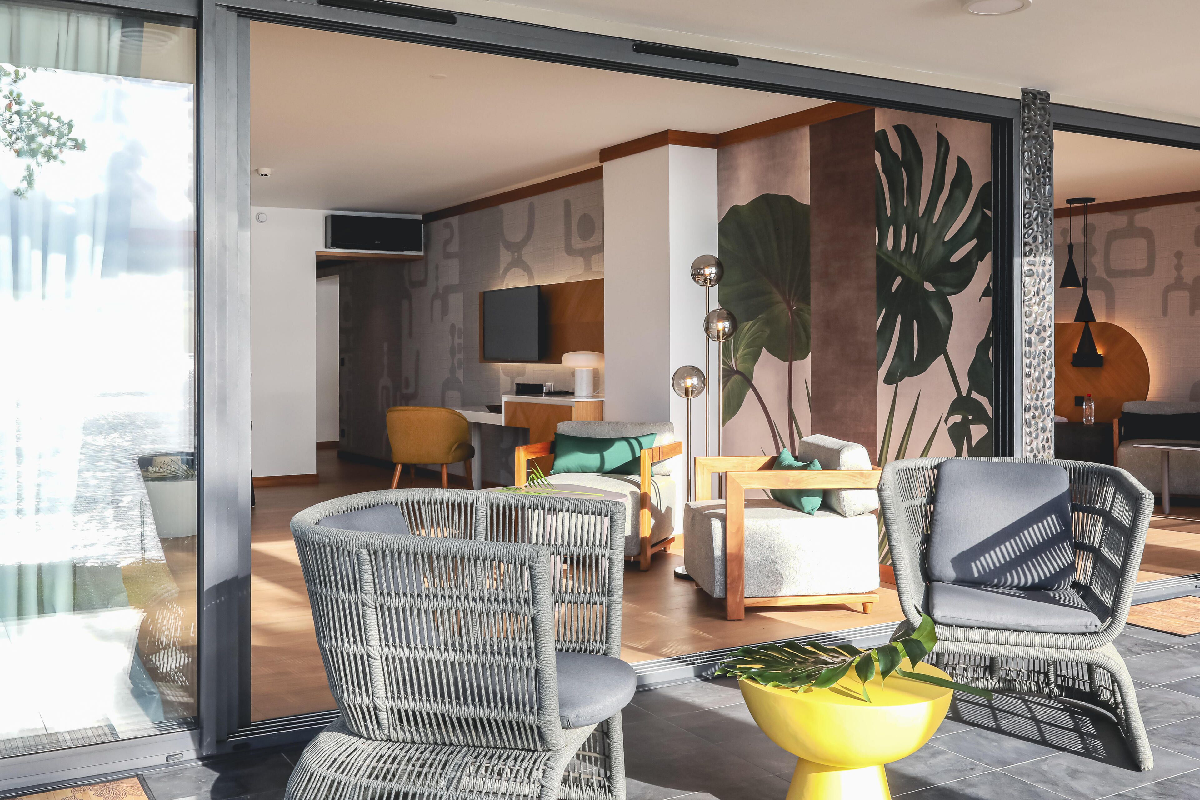 royal suite, 2 bedrooms, private pool, oceanfront | terrace/patio