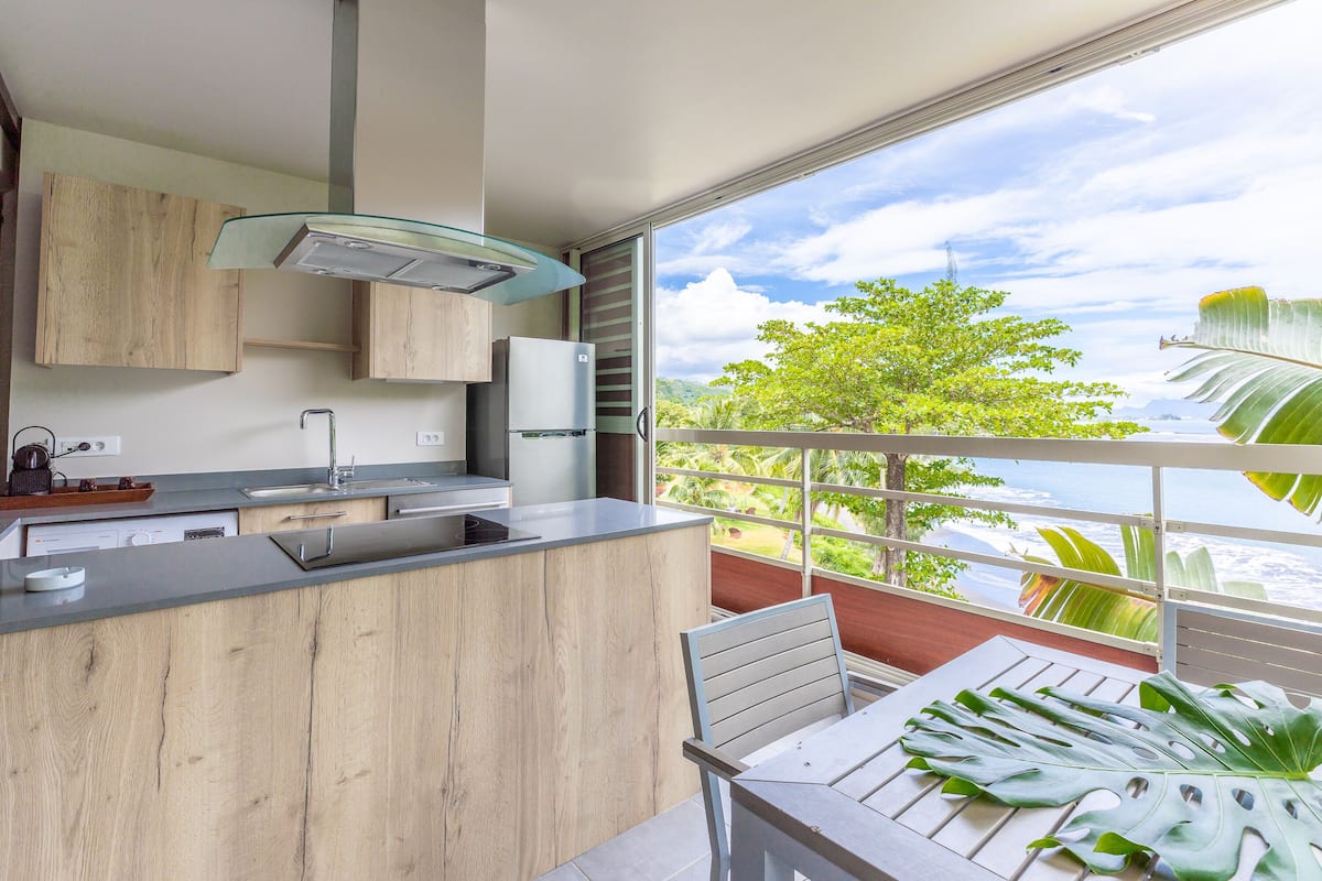premium suite, 1 bedroom, kitchen, ocean view | private kitchen