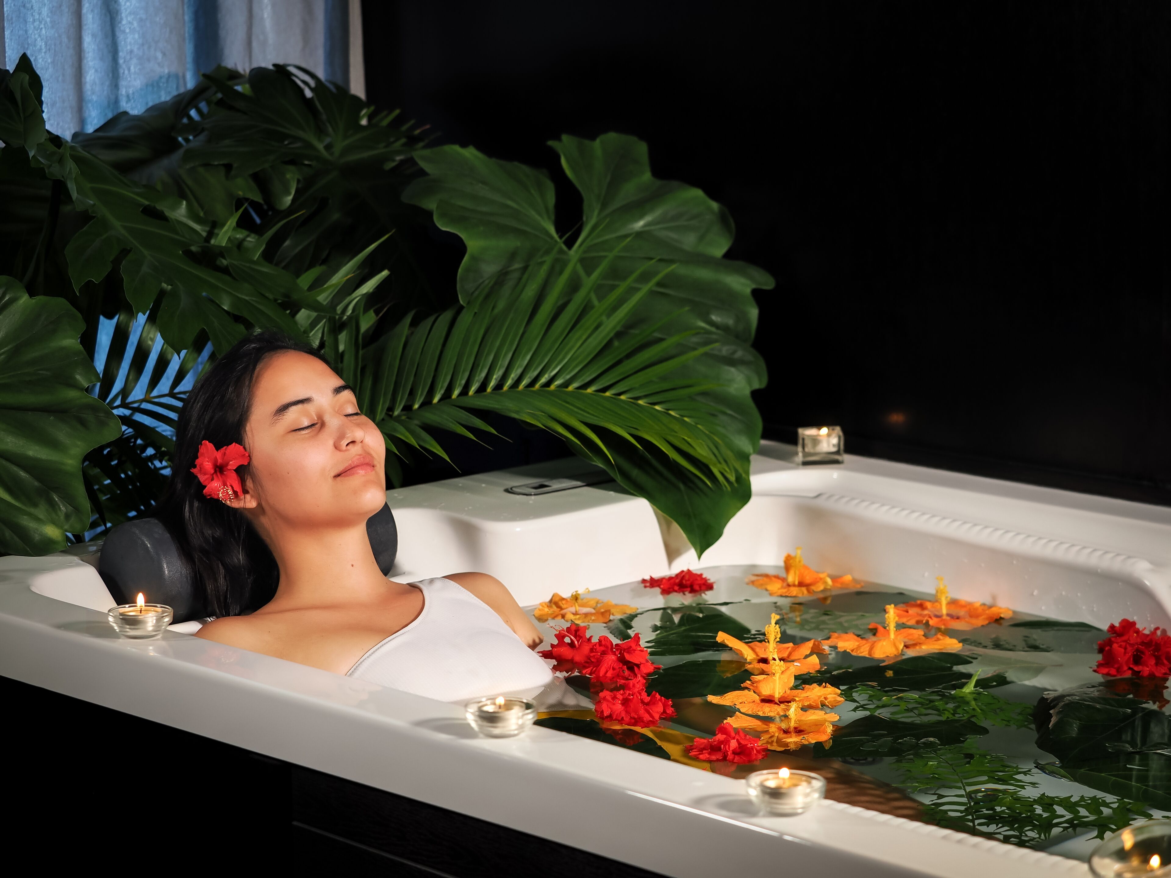 couples treatment room(s), sauna, hot tub, steam room, body treatments