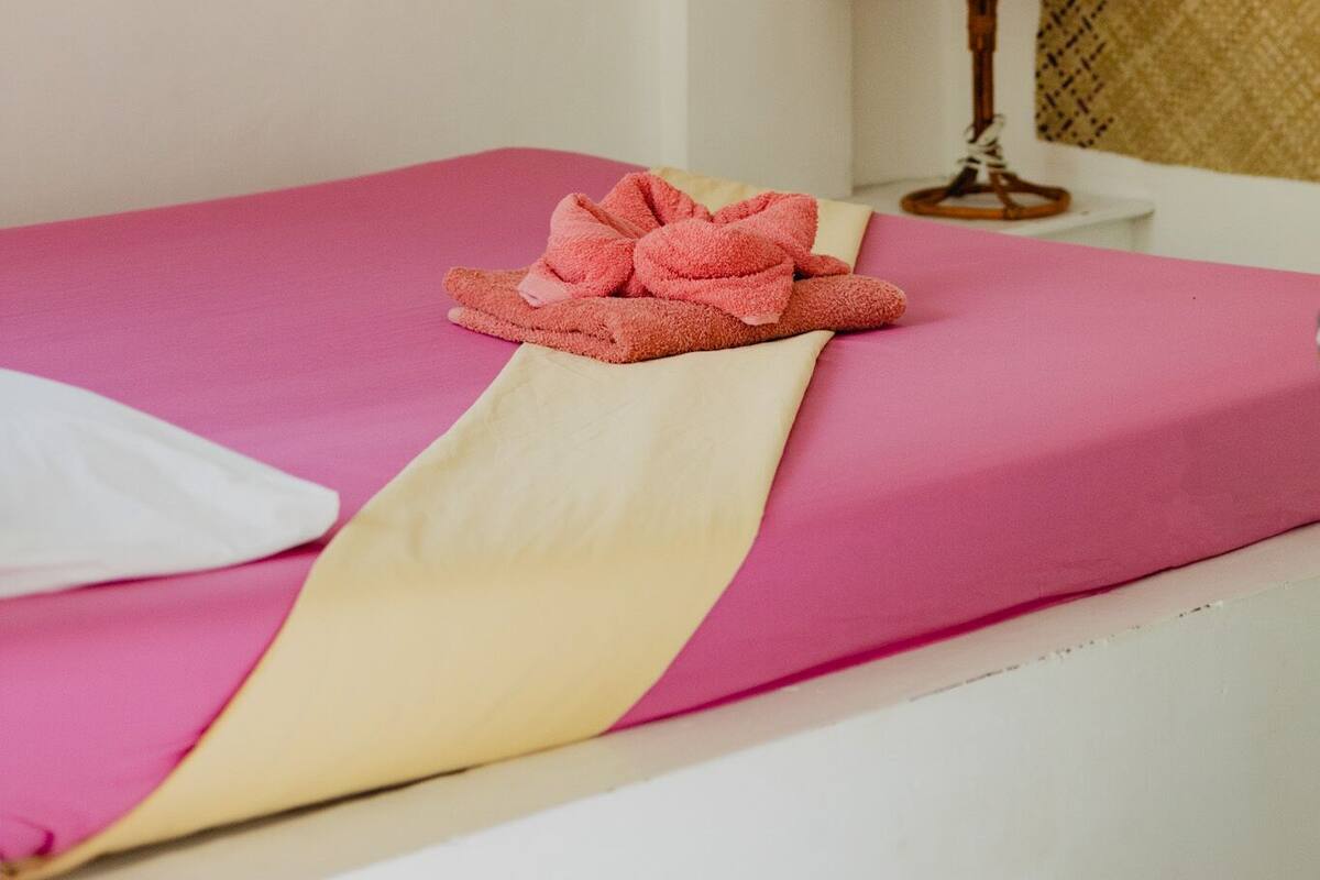 1 bedroom, premium bedding, free WiFi, bed sheets