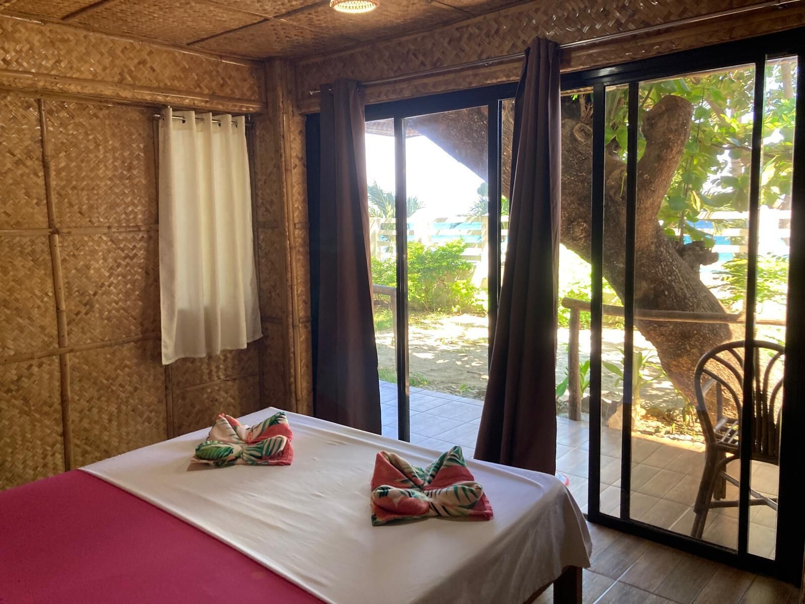 Ropa de cama de alta calidad, wifi gratis y ropa de cama 