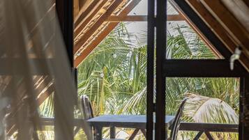 Design Bungalow | Premium bedding, free WiFi, bed sheets