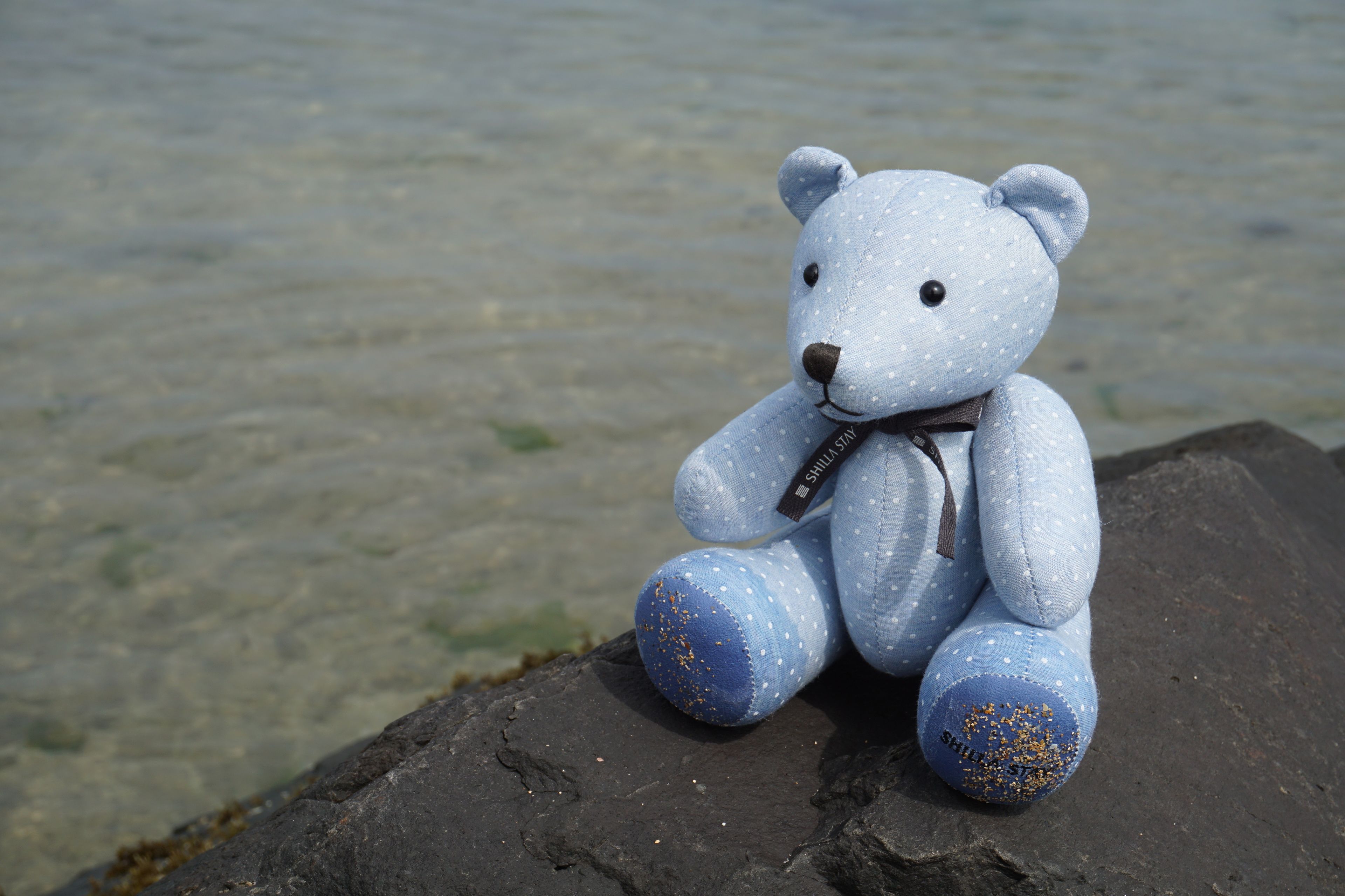 beach nearby, white sand