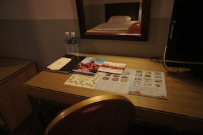 Desk, iron/ironing board, rollaway beds, free WiFi - Tyng Garden Hotel (Sandakan)