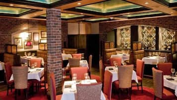 3 restaurants, breakfast, lunch, dinner served; American cuisine