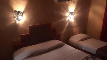 Standard Single Room, 1 Twin Bed | Bathroom | Combined shower/tub, free toiletries, towels