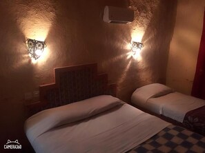 Standard Single Room, 1 Twin Bed | Bathroom | Combined shower/tub, free toiletries, towels - Kasbah sable dor (Taouz)