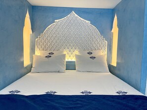 Honeymoon-Doppelzimmer, 1 Queen-Bett, Gartenblick | Bettwäsche aus ägyptischer Baumwolle, hochwertige Bettwaren