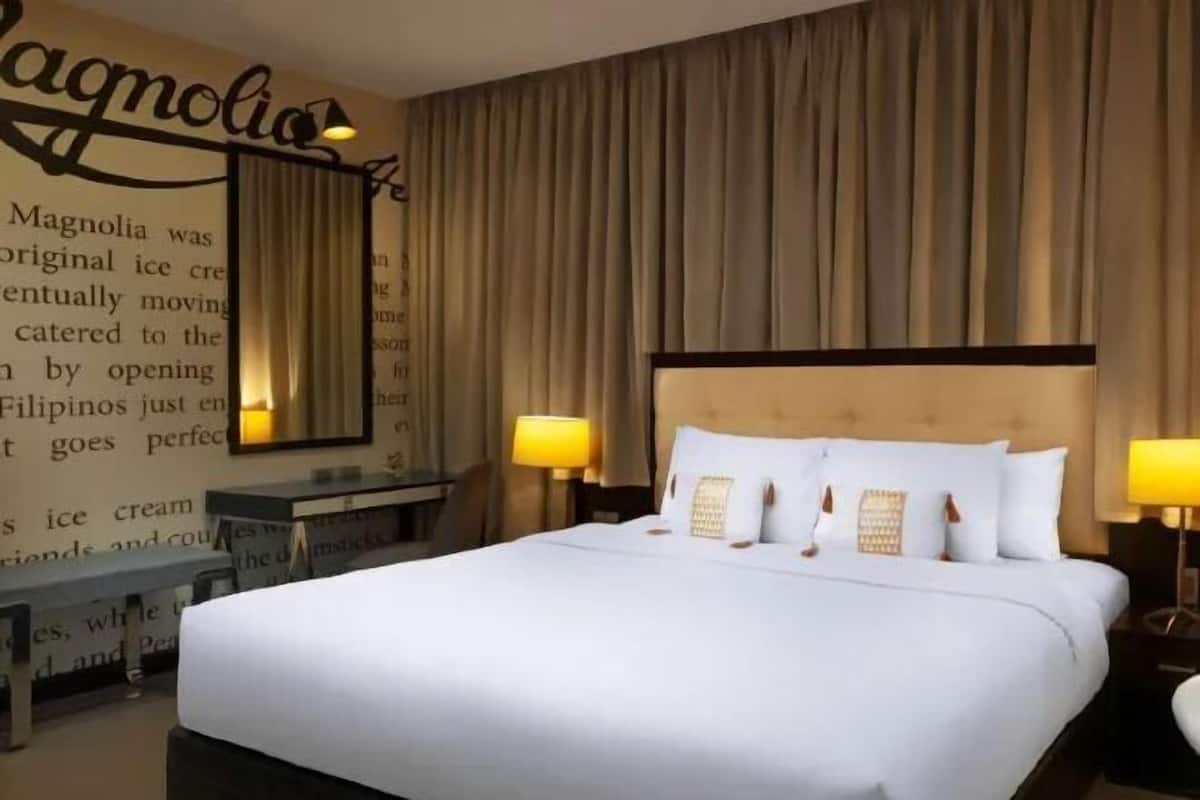 Minibar, in-room safe, desk, blackout curtains