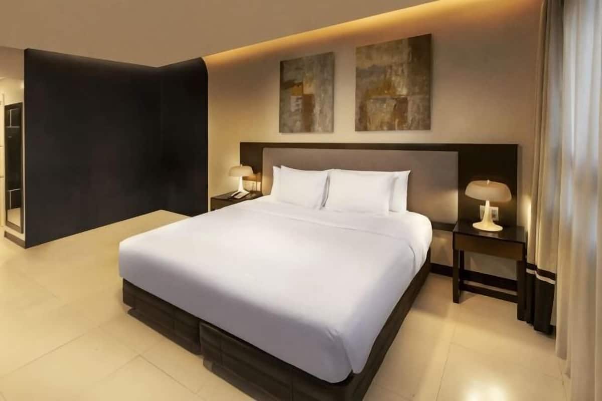 Minibar, in-room safe, desk, blackout drapes