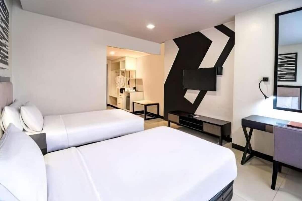 Minibar, in-room safe, desk, blackout drapes