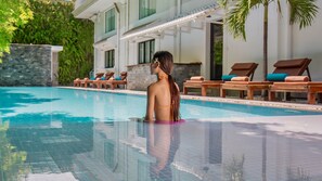 Outdoor pool - White Mansion (Phnom Penh)