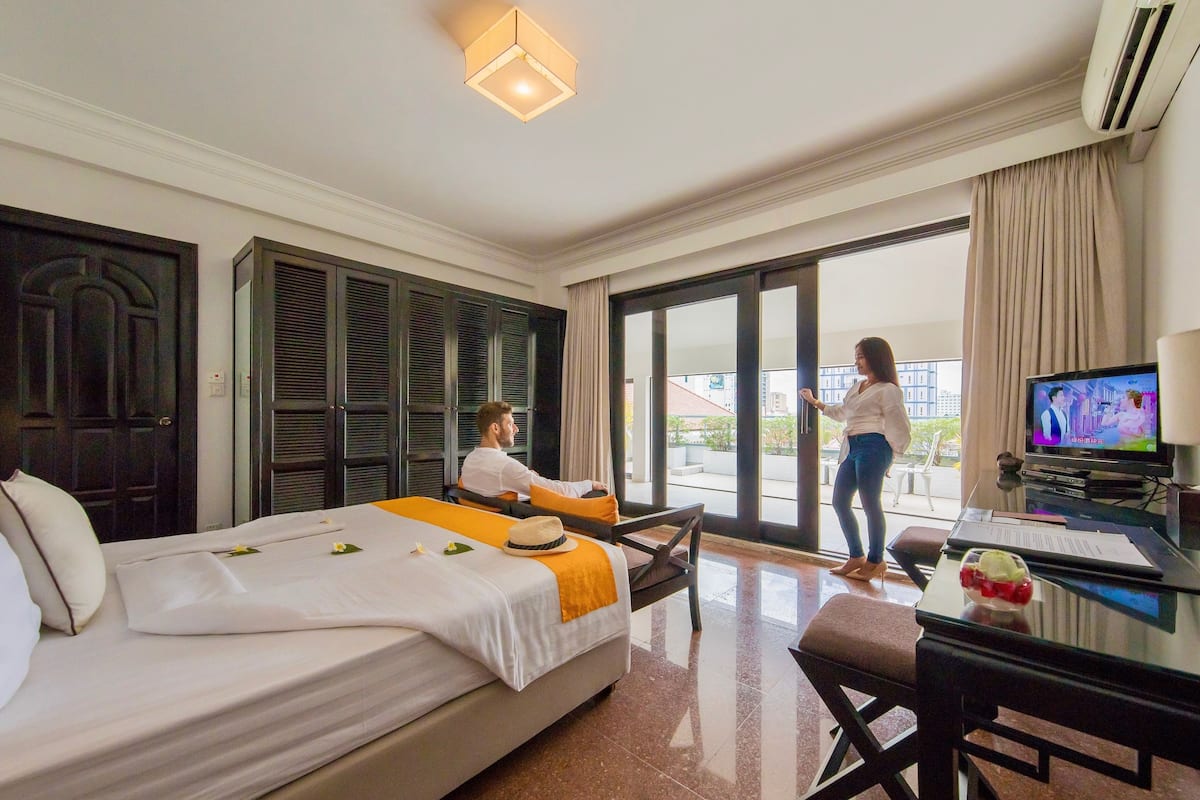 1 bedroom, free minibar items, in-room safe, individually decorated