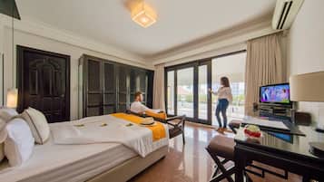 Minibar (some free items), in-room safe, desk, blackout drapes