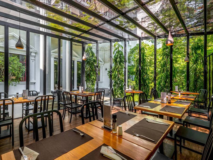 Breakfast, lunch, dinner served; garden views