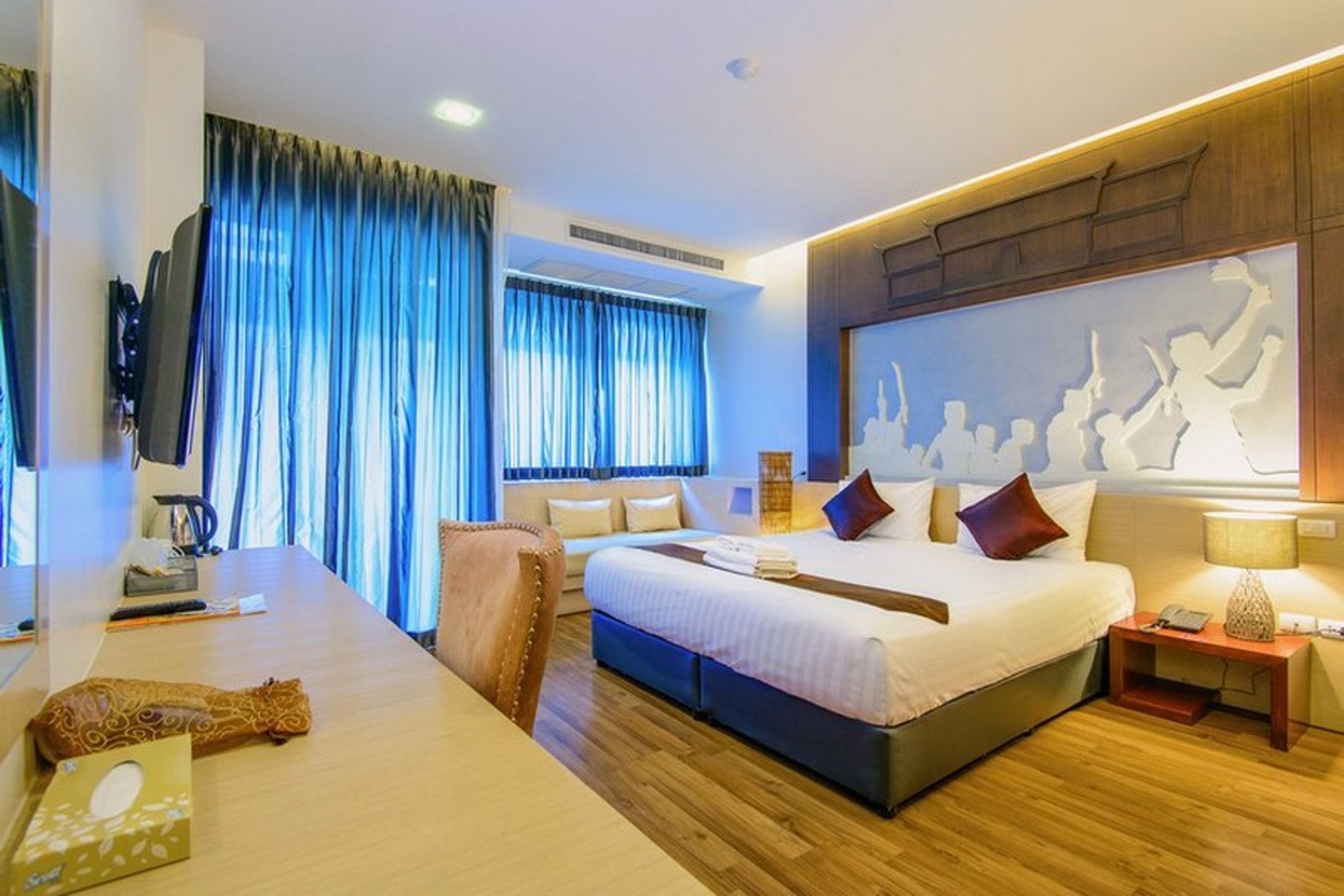 deluxe double room | premium bedding, in-room safe, desk, blackout curtains