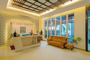 Check-in/check-out kiosk